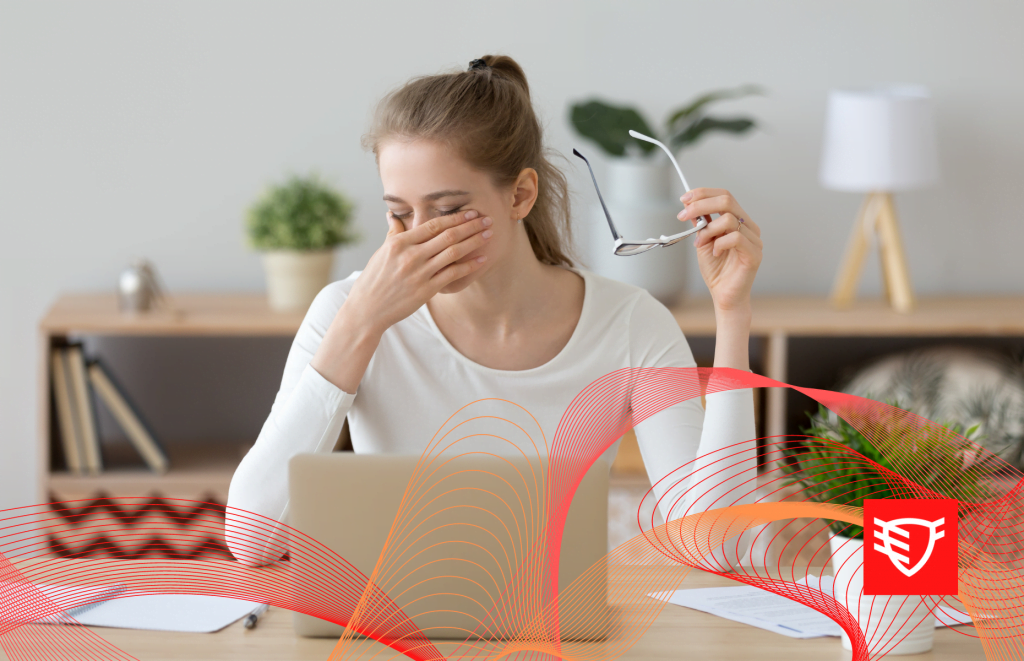 praca przed komputerem wpływa na cyfrowe zmęczenie oczu