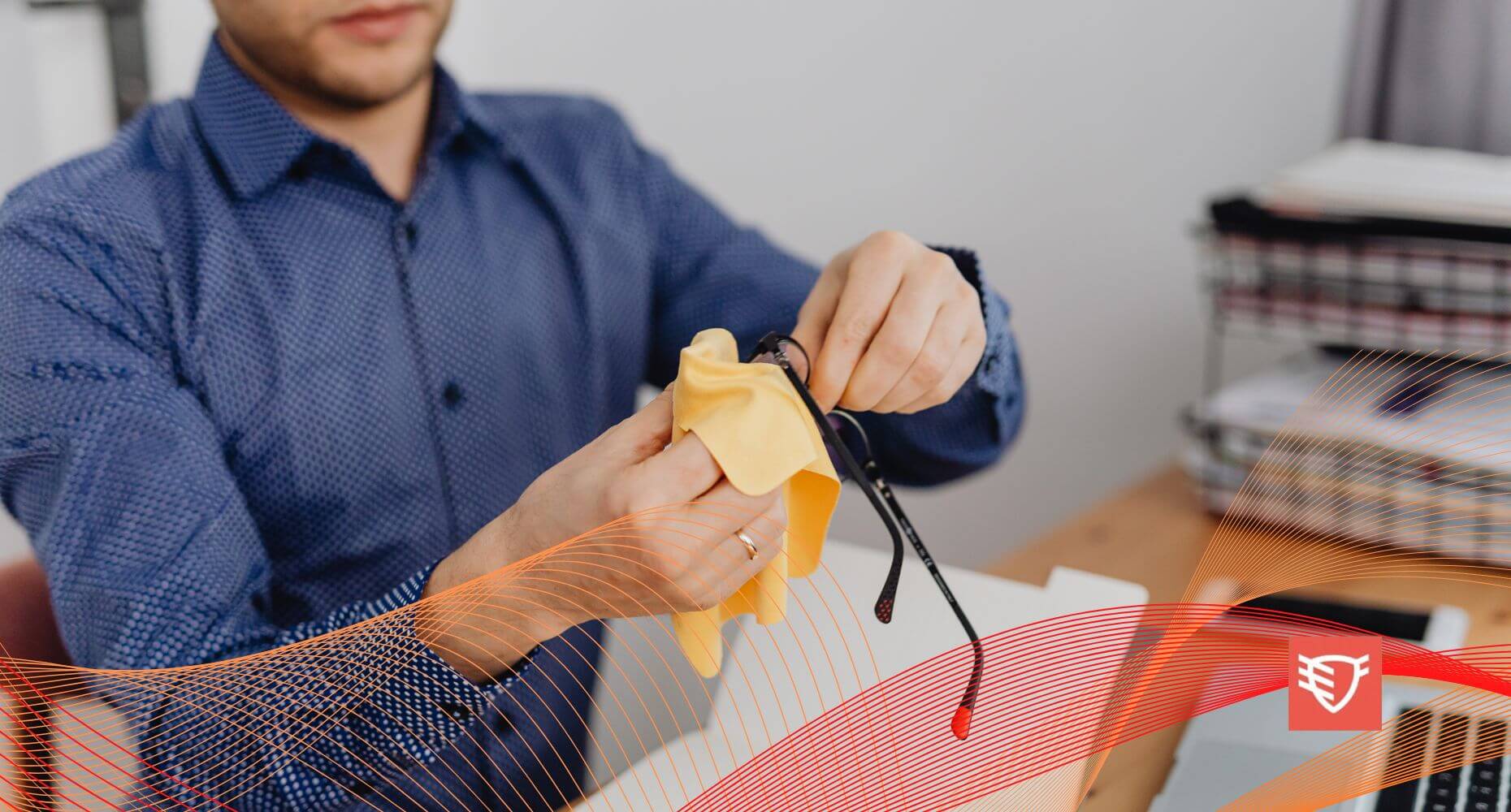 Jak prawidłowo czyścić i dbać o okulary, żeby służyły nam jak najdłużej?