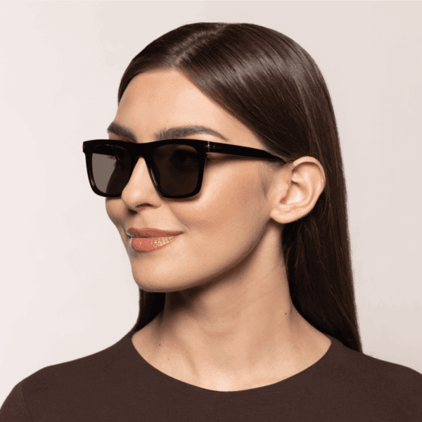 kobieta w okularach słoneczne Vintage Black SunShield